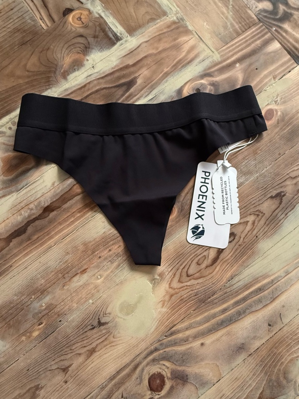 PHOENIX NWT Malibu Thong – Black